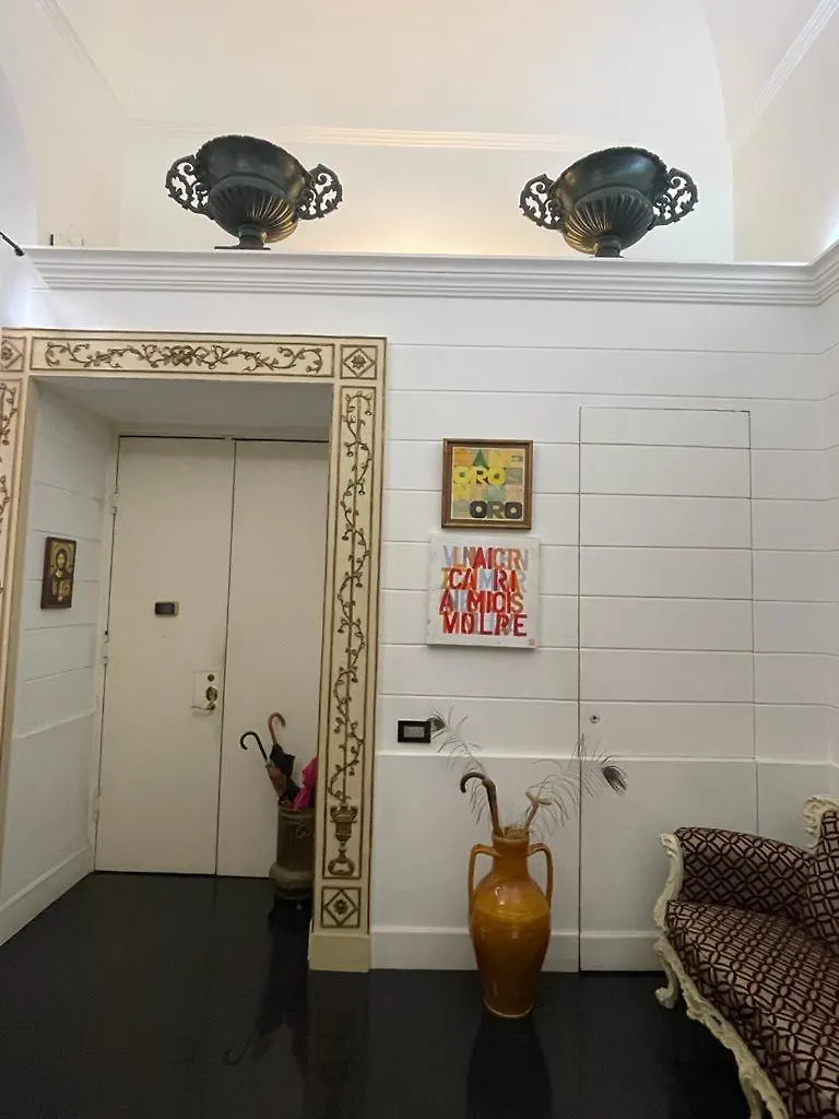 Suite Del Plebiscito Naples Guest house